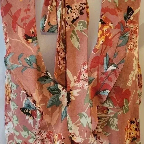 Sun and Shadow Floral Sleeveless Ruffle V-neck with Tie, Size medium - Picture 4 of 10